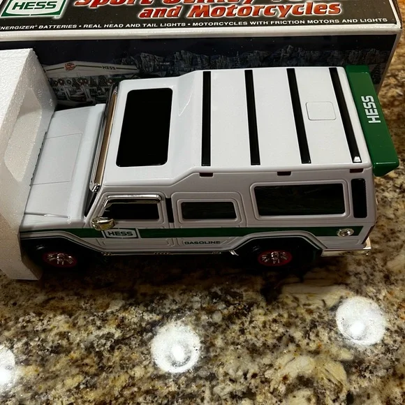 2004 Hess 40 anniversary sport utility vehicle & motorcycles nwt - Picture 4 of 7